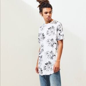 PacSun Scallop T-Shirt